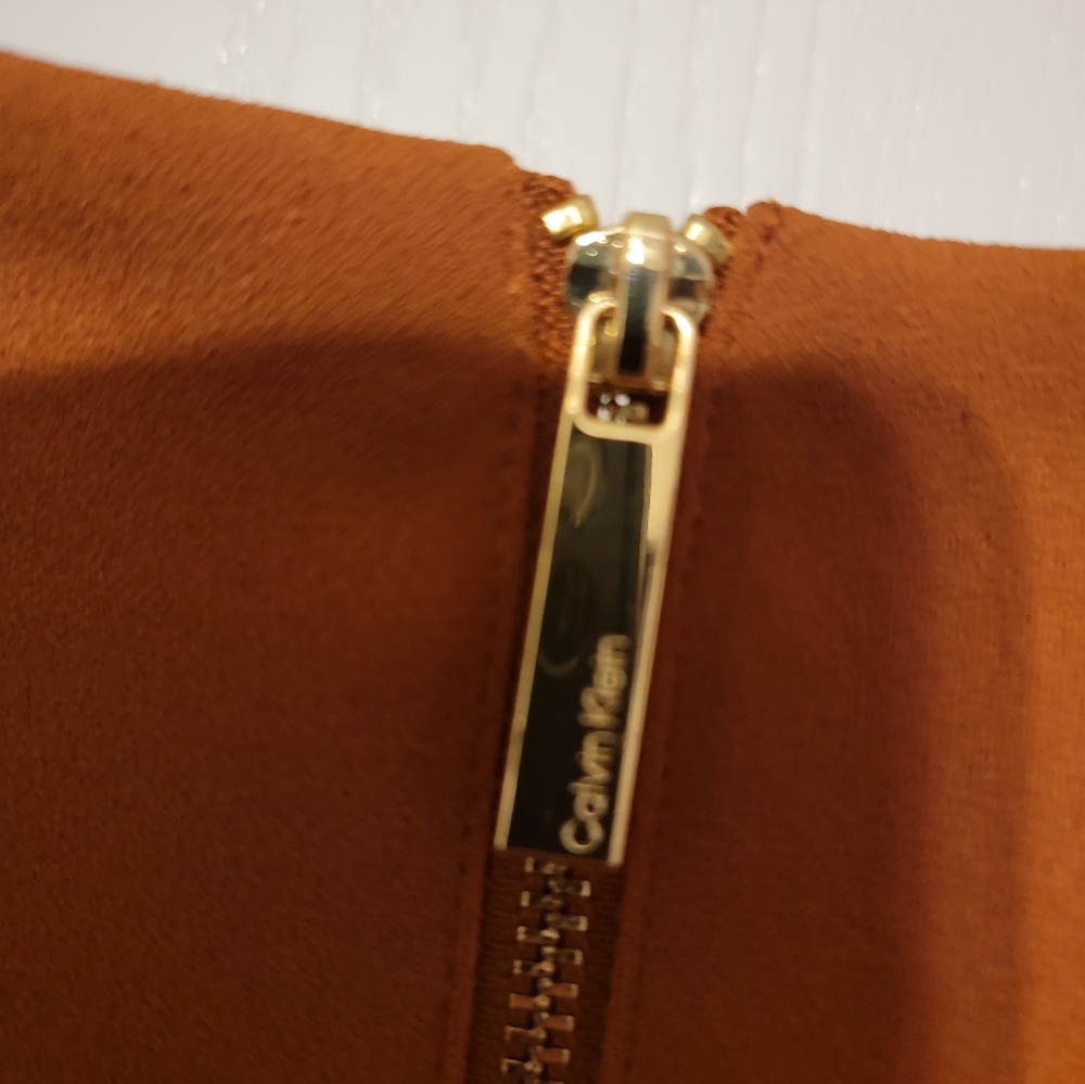 Calvin Klein - Picture 3 of 6